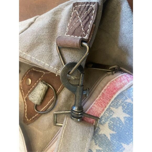 The Barrel Shack Leather Recycled Canvas Tote Patriotic One Size-NWOT - Picture 13 of 16